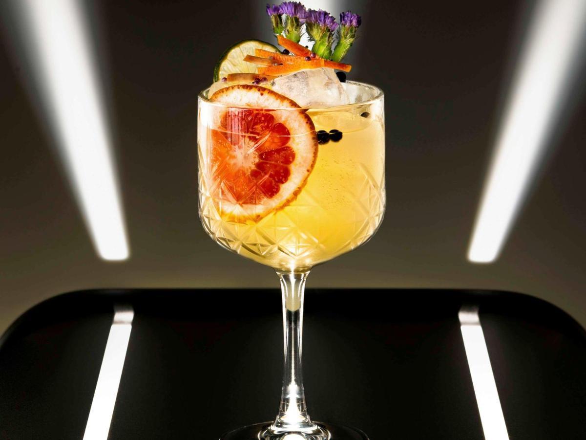 巴黎巴蒂尼奥勒酒店 外观 照片